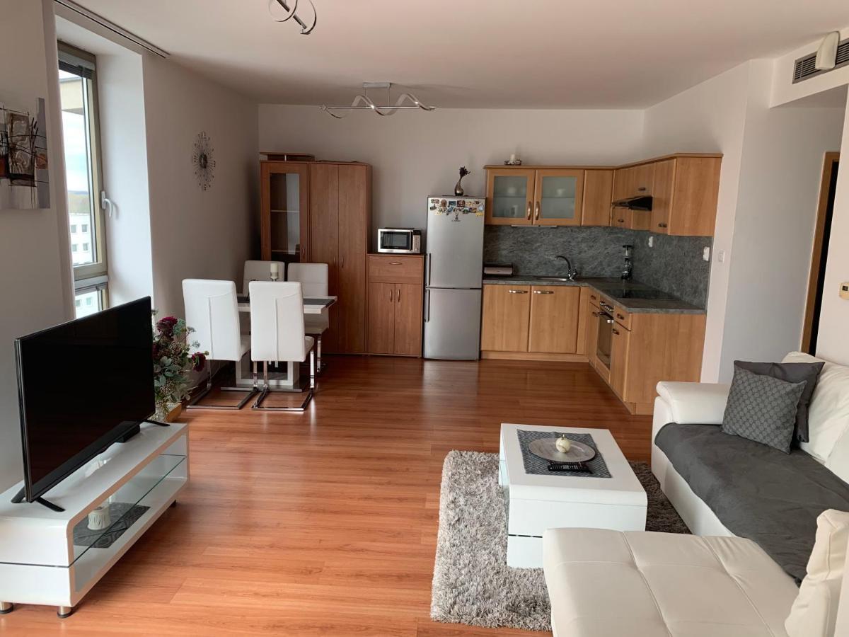 Vienna Gate Apartment Bratislava Extérieur photo